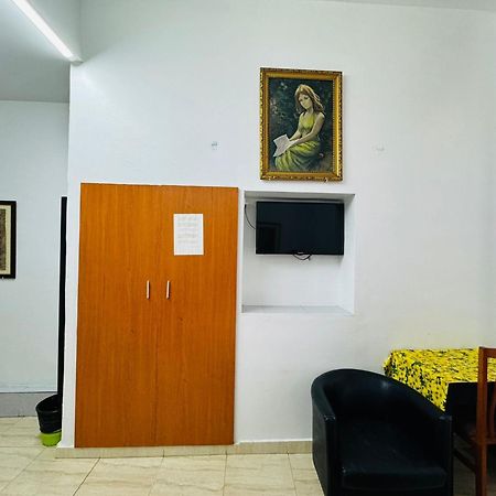 Hostal Mont Thabor Barcelona Zewnętrze zdjęcie