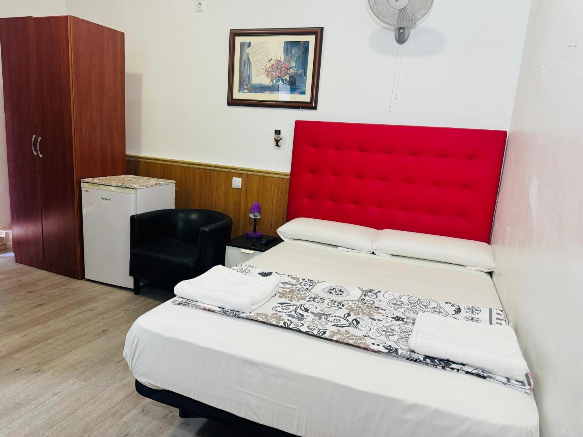 Hostal Mont Thabor Barcelona Zewnętrze zdjęcie