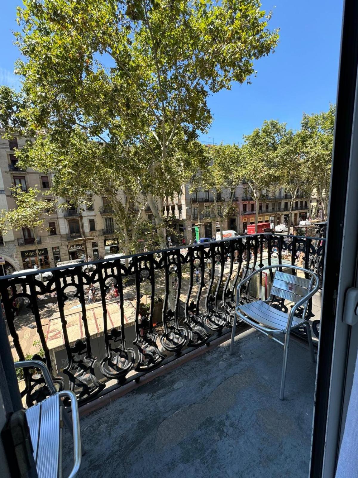 Hostal Mont Thabor Barcelona Zewnętrze zdjęcie