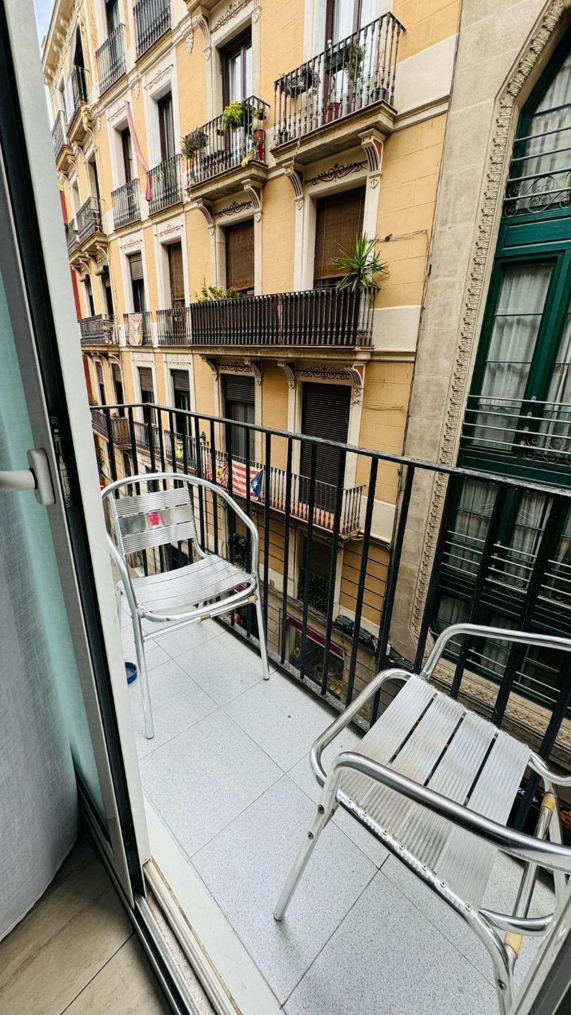 Hostal Mont Thabor Barcelona Zewnętrze zdjęcie