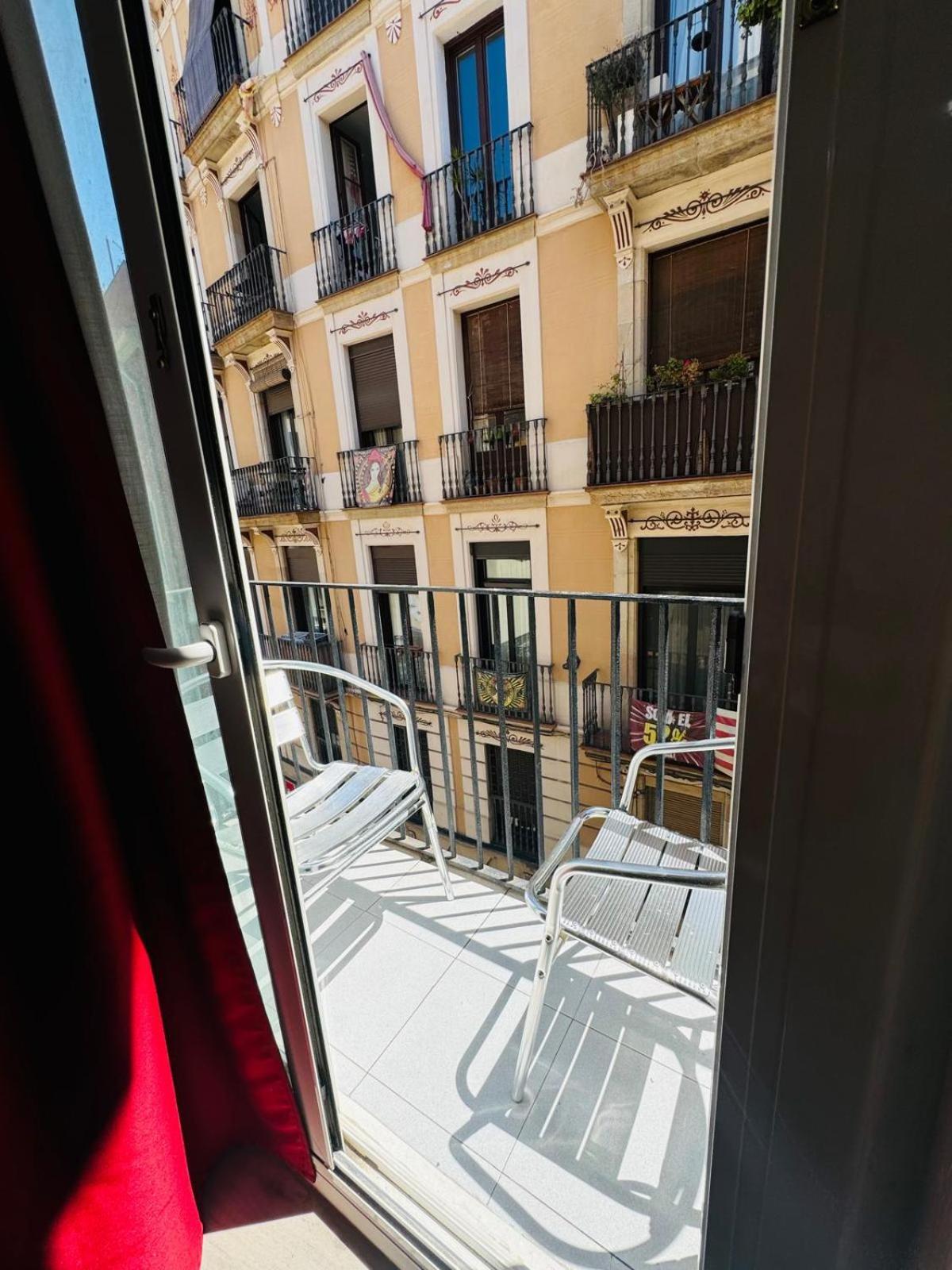 Hostal Mont Thabor Barcelona Zewnętrze zdjęcie