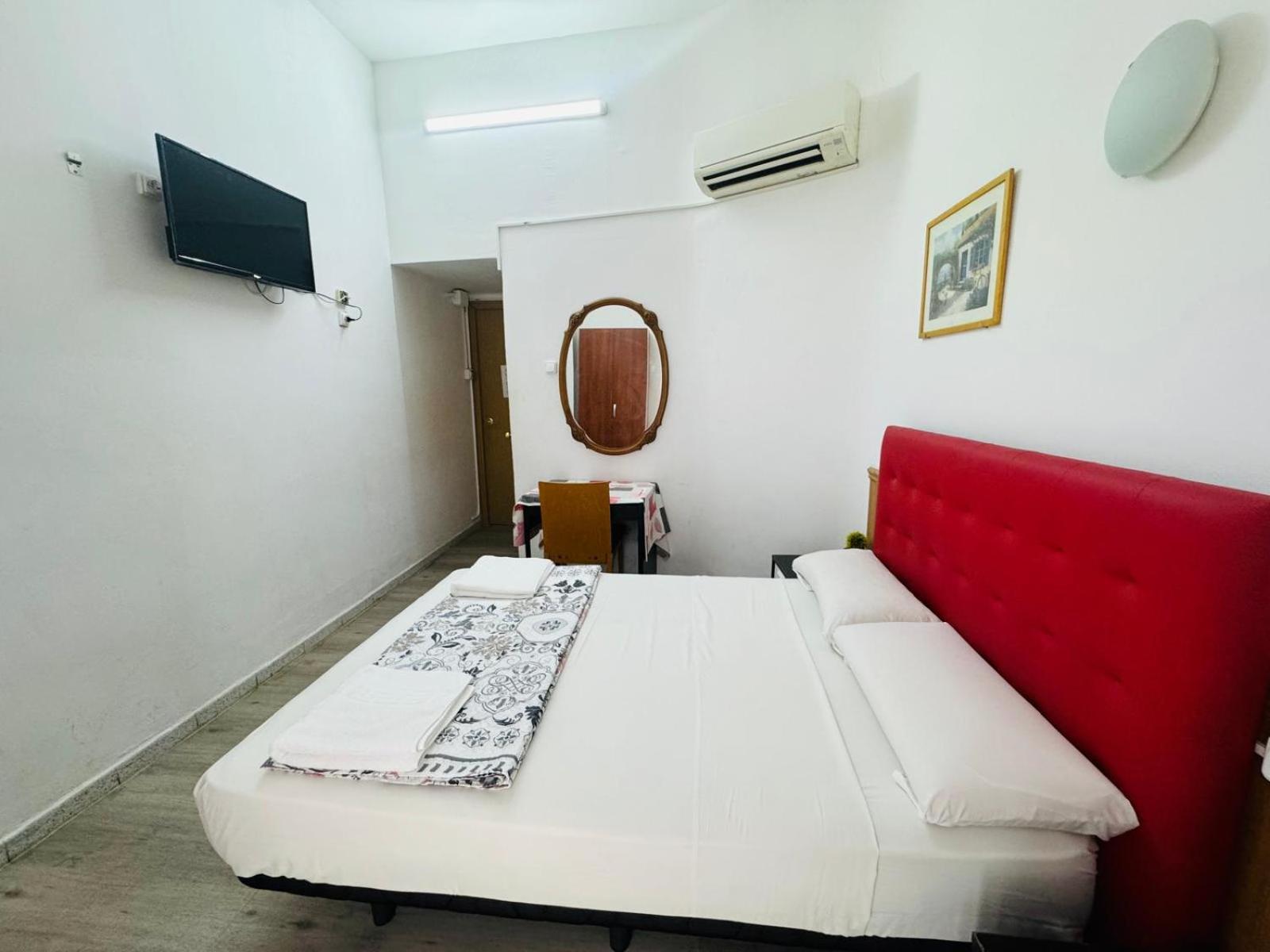 Hostal Mont Thabor Barcelona Zewnętrze zdjęcie