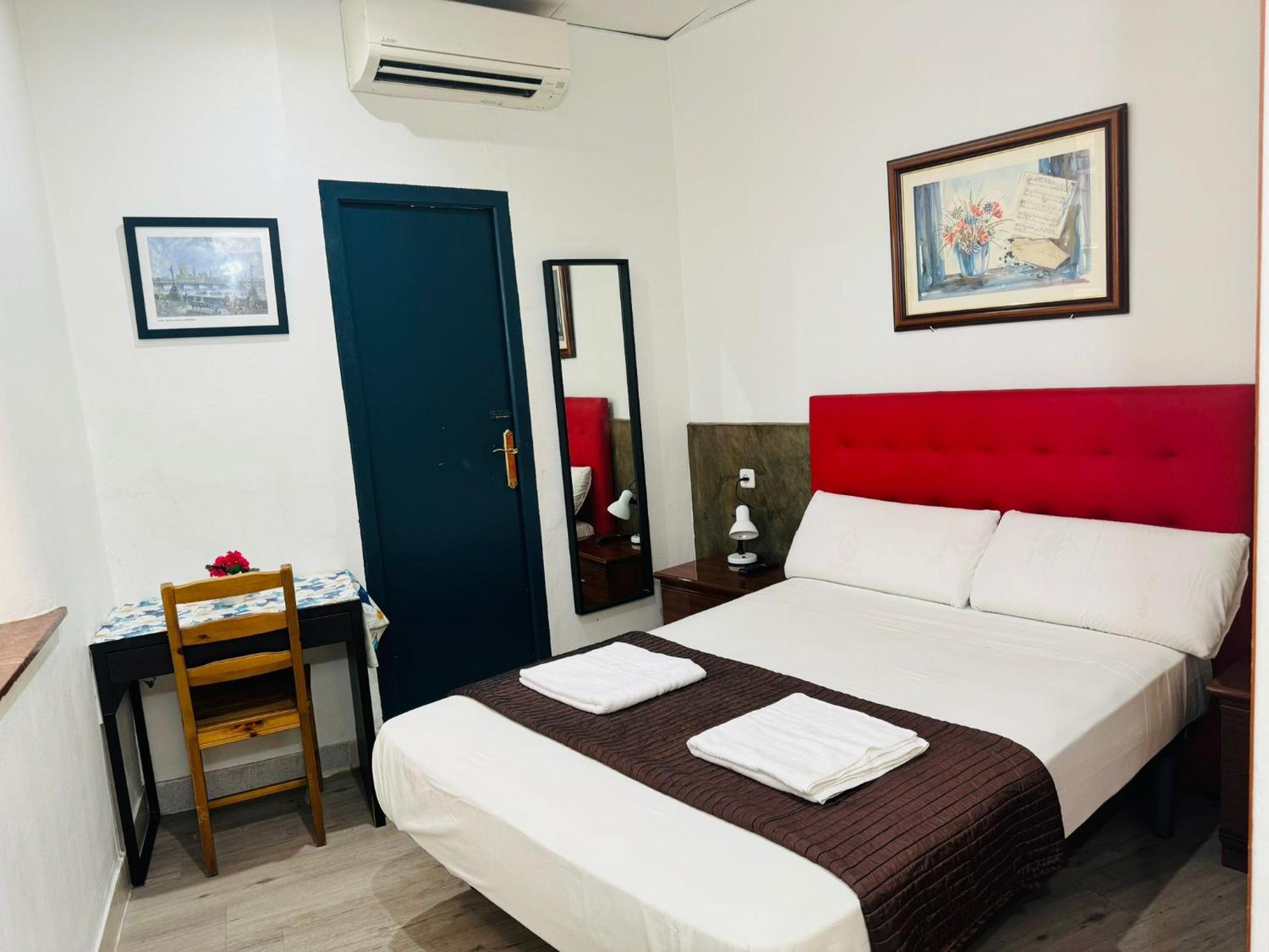 Hostal Mont Thabor Barcelona Zewnętrze zdjęcie