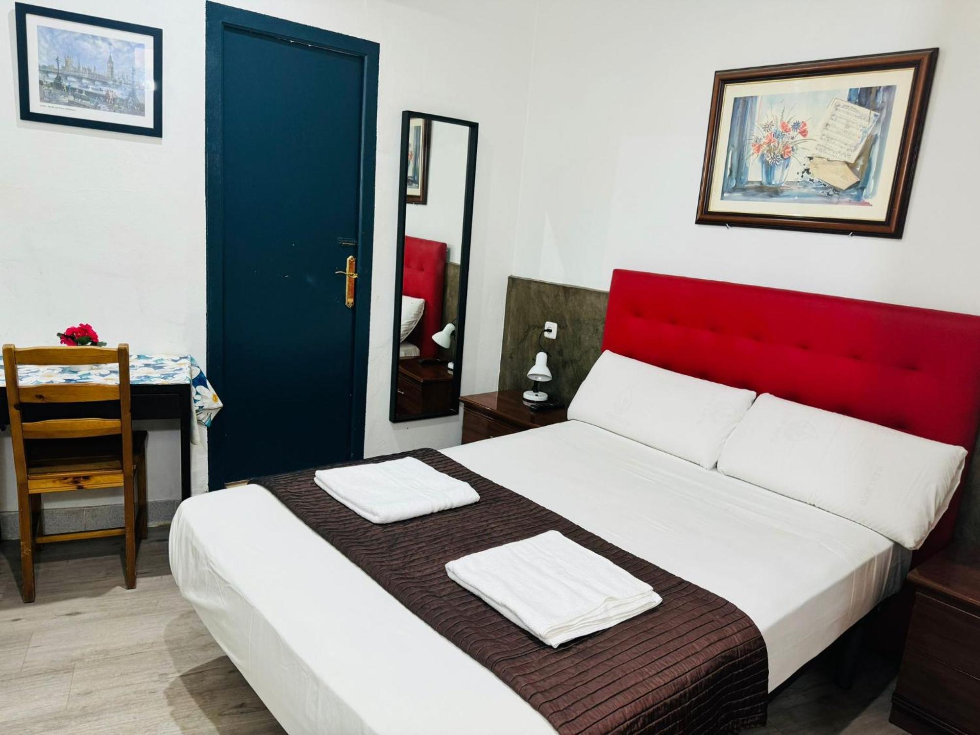 Hostal Mont Thabor Barcelona Zewnętrze zdjęcie
